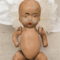 baby-keramik-dukke-patineret-gammel-babydukke